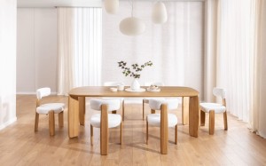 Krzesło Tono w aranżacji modern organic z naturalnym drewnem