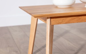 Naturalny stolik Stilo w aranżacji salonu japandi