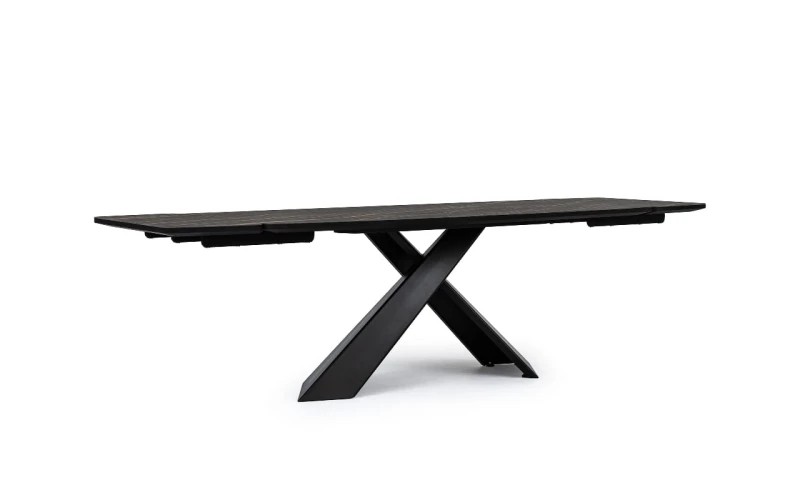 Designerski stół ze spiekiem kwarcowym polskiego producenta mebli